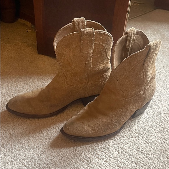 Women's Tecova Tan Suede Western Boots - Picture 4 of 8